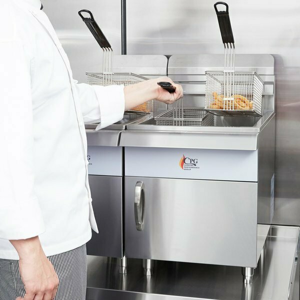 Cooking Performance Group FCPG30 Liquid Propane 30 lb. Countertop Fryer - 53000 BTU 351FCPG30L